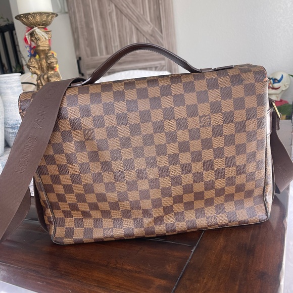 Authentic Louis Vuitton Broadway messenger bag. - Picture 2 of 10